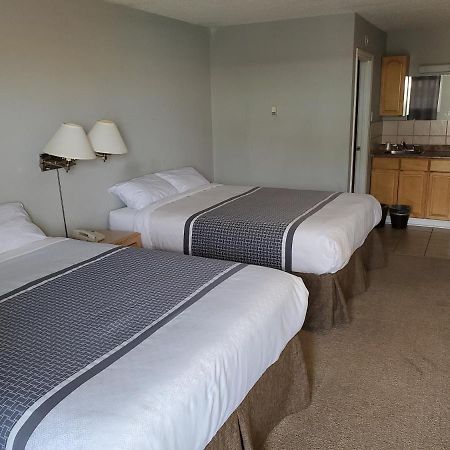 Wild Rose Country Inn Grande Prairie Eksteriør bilde
