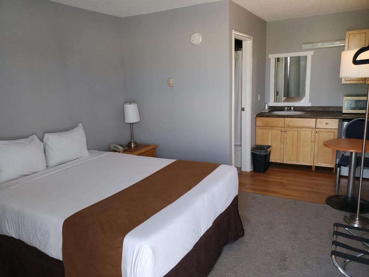 Wild Rose Country Inn Grande Prairie Eksteriør bilde